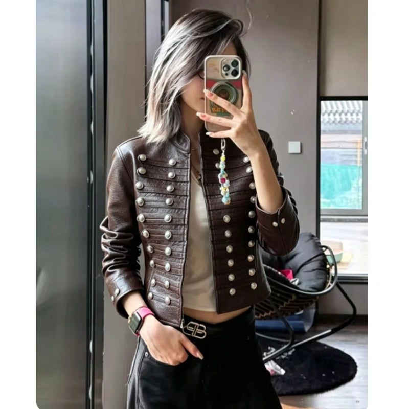 Giacca ecopelle Rahupa marrone — indossata aperta su top nero | Dream Shop