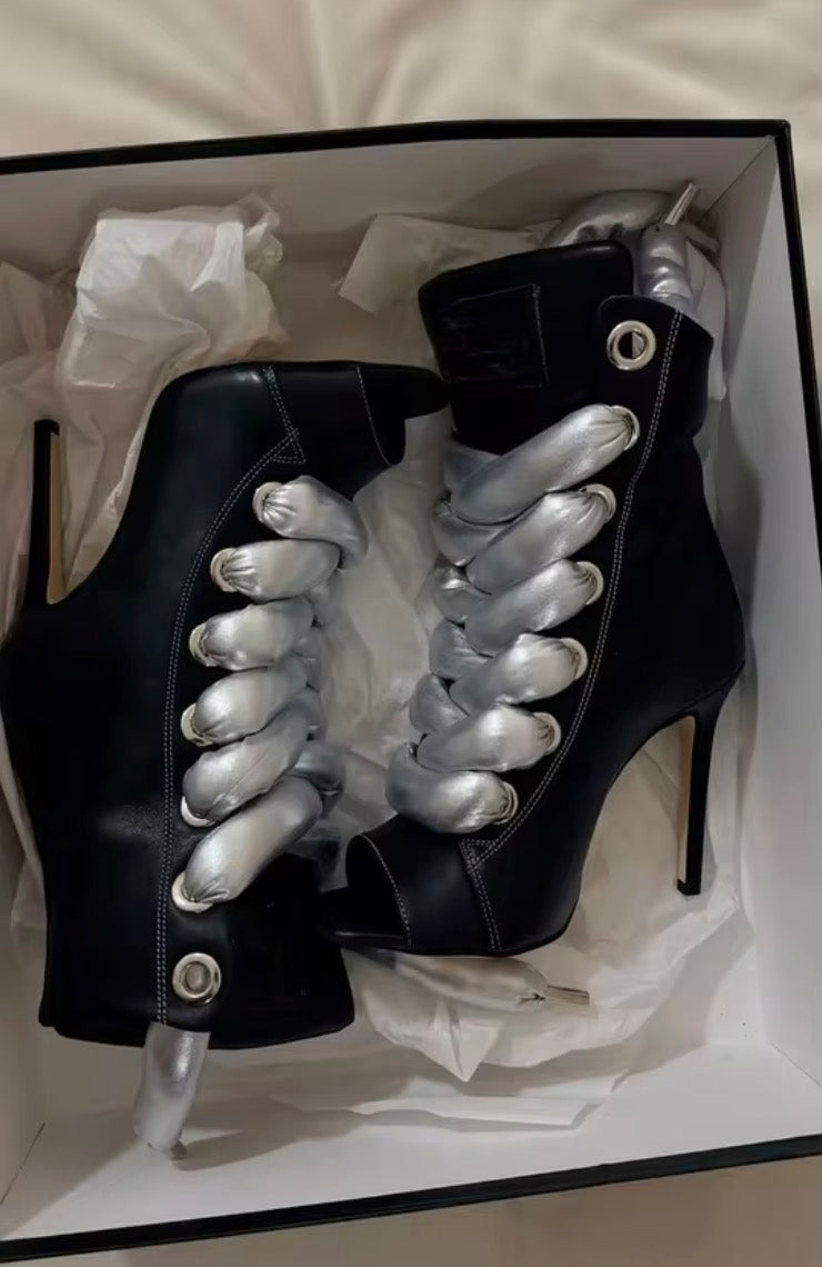 Tronchetto Sportyspice nero lacci argento nella scatola | Dream Shop