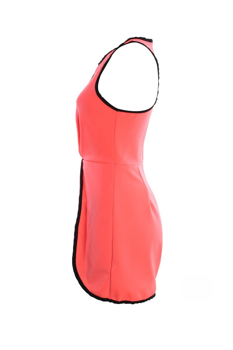 Tutina KAJAM su modella vista frontale — Dream Shop