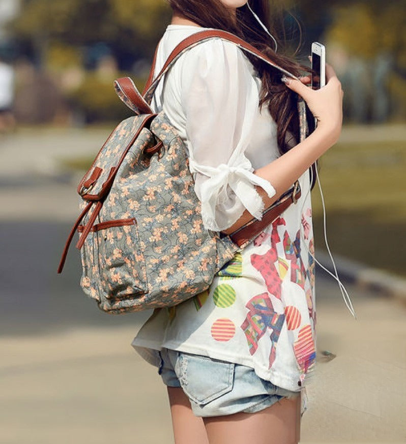 Zaino pretty vintage vista laterale con spallacci in pelle — Dream Shop