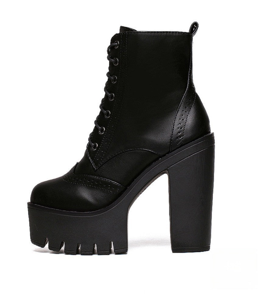 Scarponcino Lacci Plania dettaglio tacco plateau laterale — Dream Shop