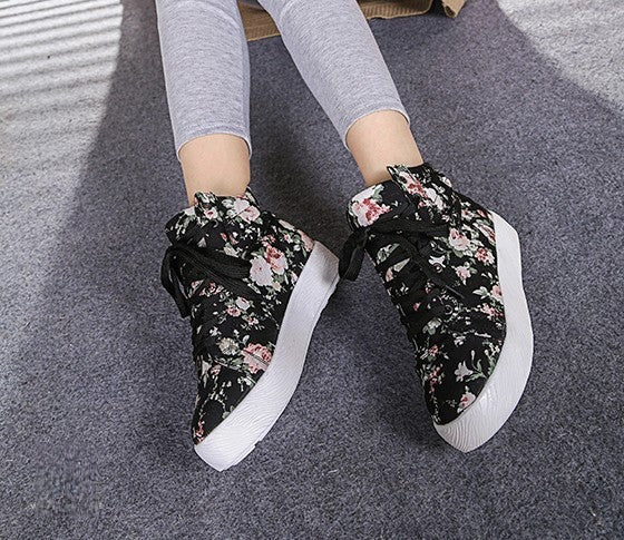 Sneakers Flowers coppia vista dall'alto — Dream Shop