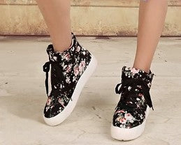 Sneakers Flowers dettaglio punta floreale — Dream Shop