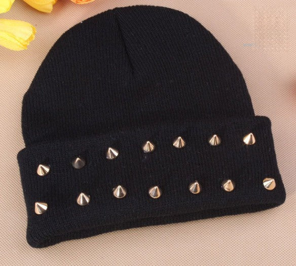 Cappellino borchie - cotone con borchie sul risvoltino | Dream Shop