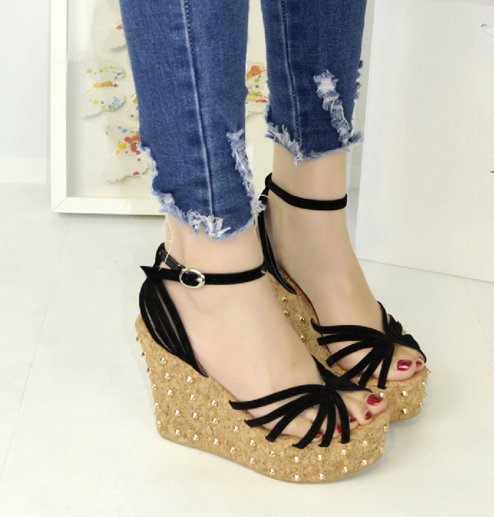 Zeppa Studs indossata look rock — Dream Shop