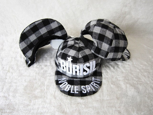 Cappellino Burisil dettaglio pon-pon