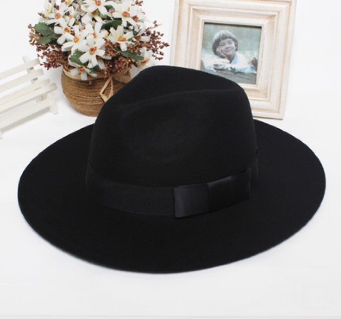Cappello Cheryl indossato look da star