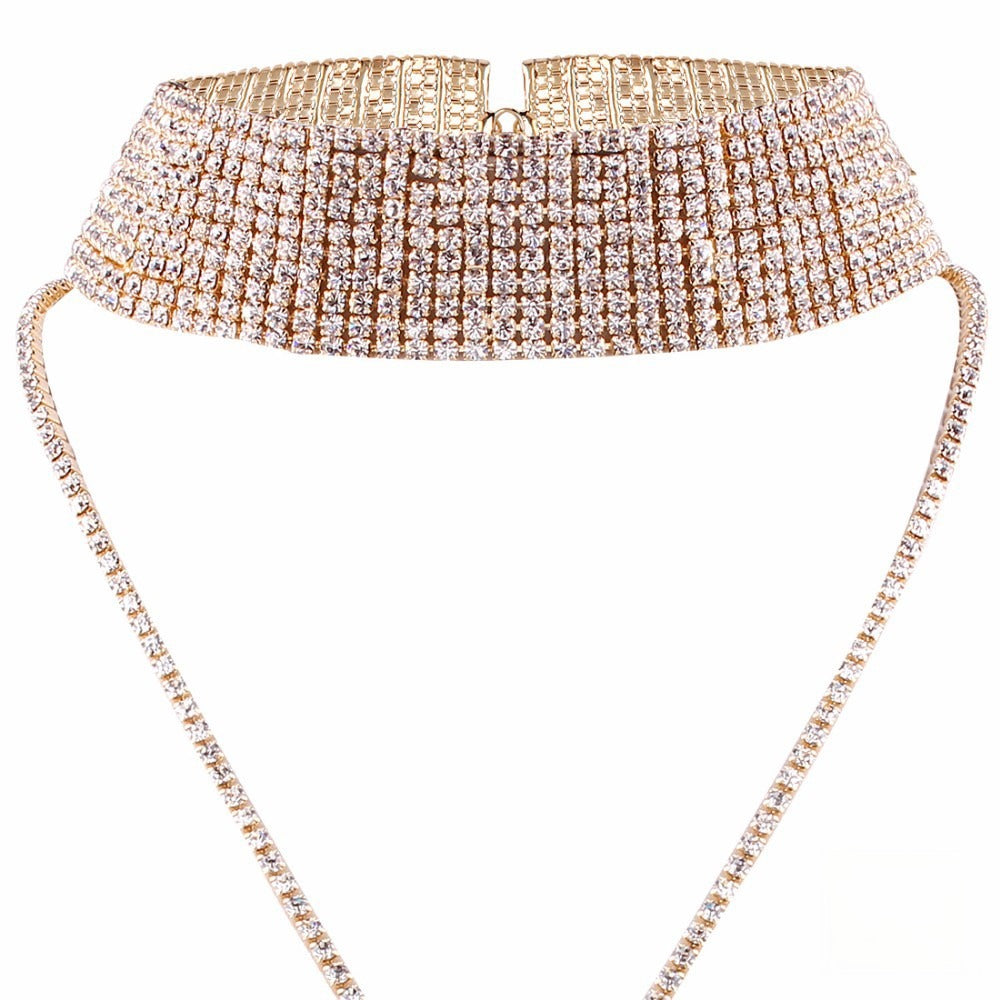 Collier pendente Opri - indossato su abito scollato | Dream Shop