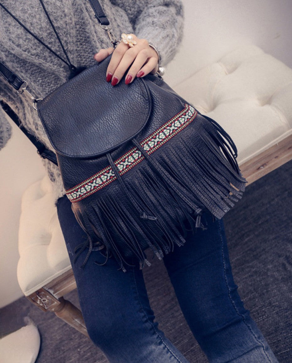 Zainetto etnik fringe scamosciato nero con frange — Dream Shop
