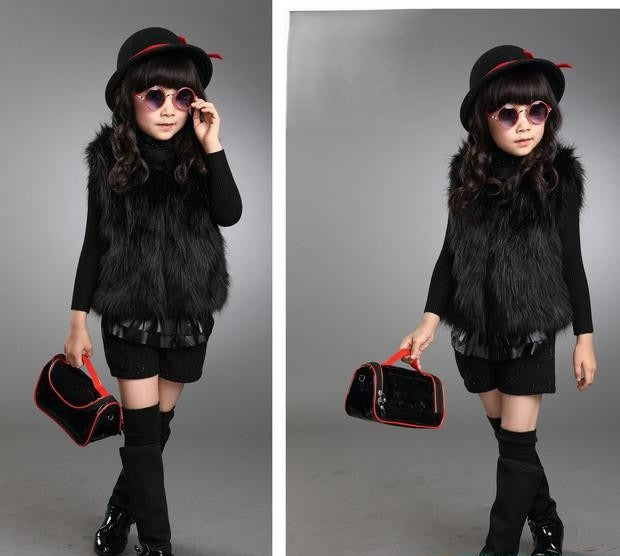 Smanicato pelliccia bimba Saira dettaglio fondo del gilet — Dream Shop