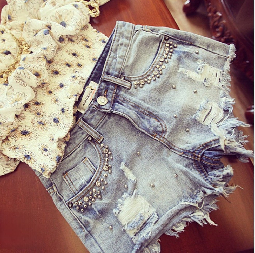 Worn out shorts denim borchiette vista frontale — Dream Shop