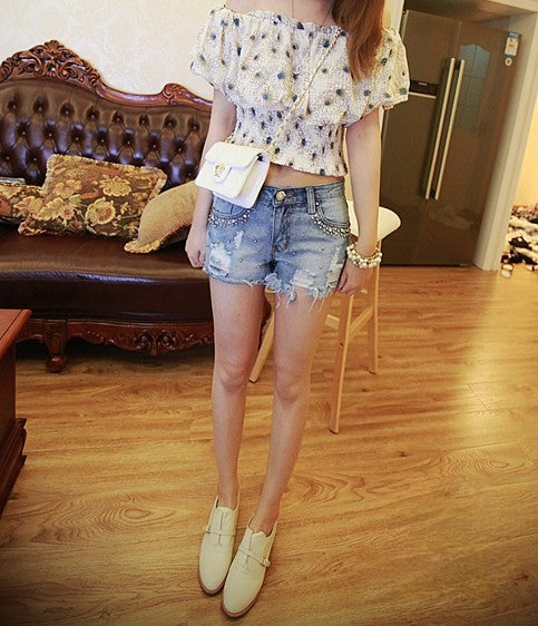 Worn out shorts dettaglio borchiette e perle — Dream Shop