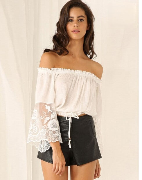 Blusa pizzo Pertj vista laterale indossata — Dream Shop