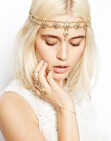 Diadema Helira con pendente frontale indossato — Dream Shop