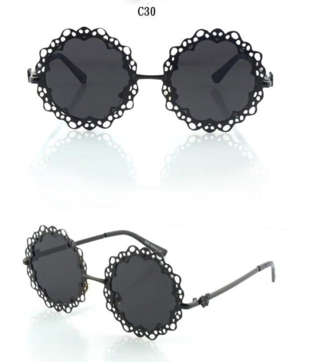 Sunglasses Sunflower indossati su modella — Dream Shop