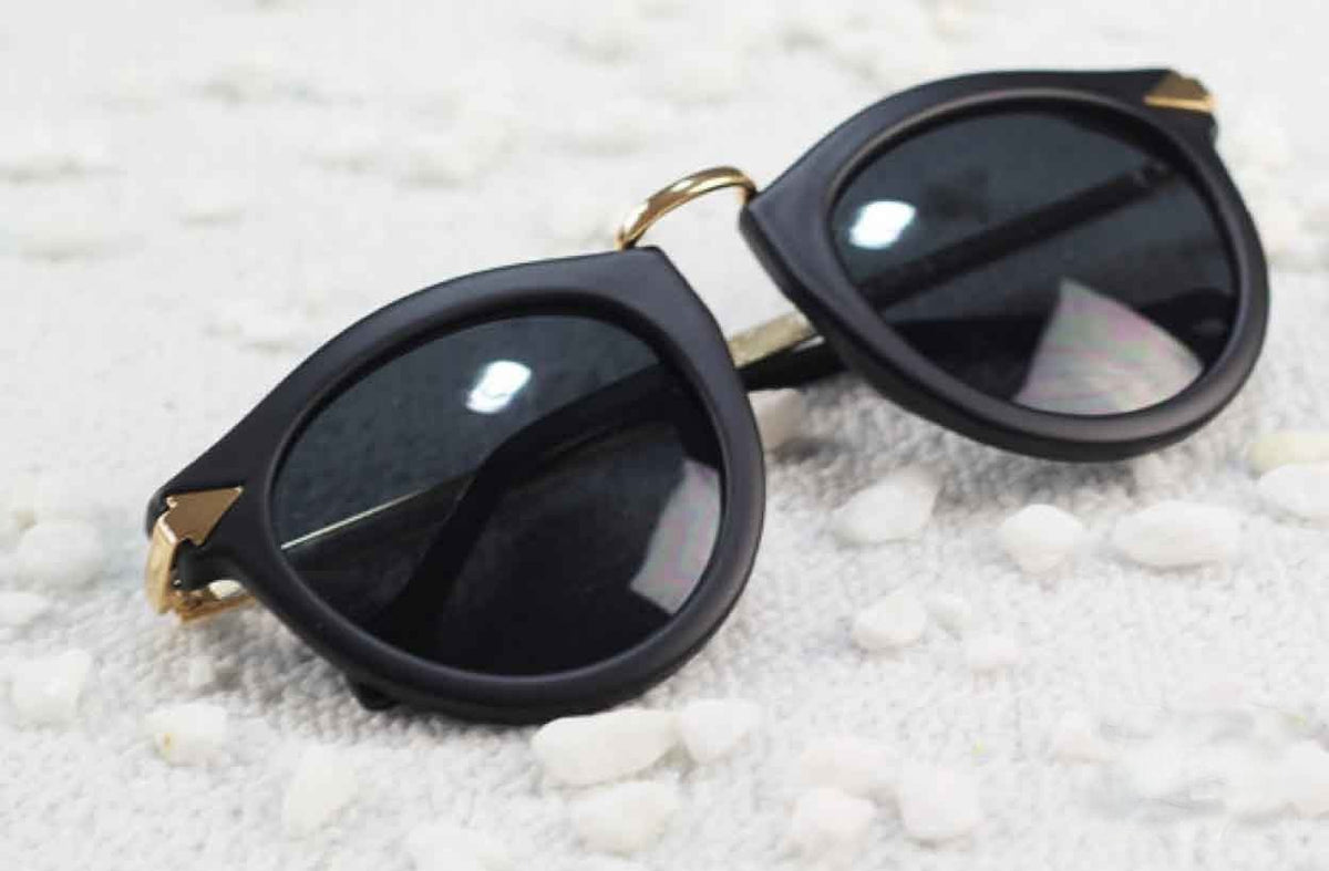 Moloko Sunglasses indossati su modella — Dream Shop