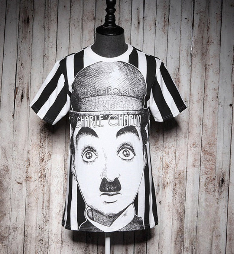 T-shirt Charlie Chaplin bianca e nera vista frontale su manichino | Dream Shop
