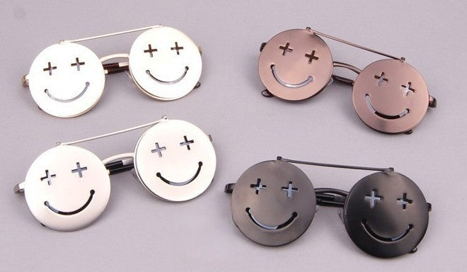 Smiley Sunglasses dettaglio motivo smile traforato — Dream Shop