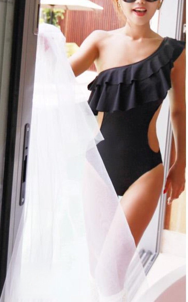 One-shoulder monokini