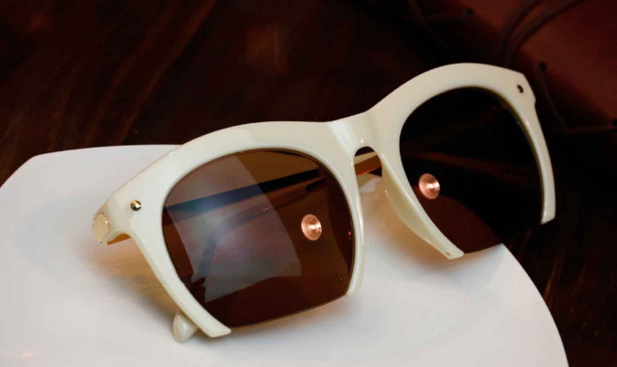 Wendy Sunglasses indossati su modella — Dream Shop