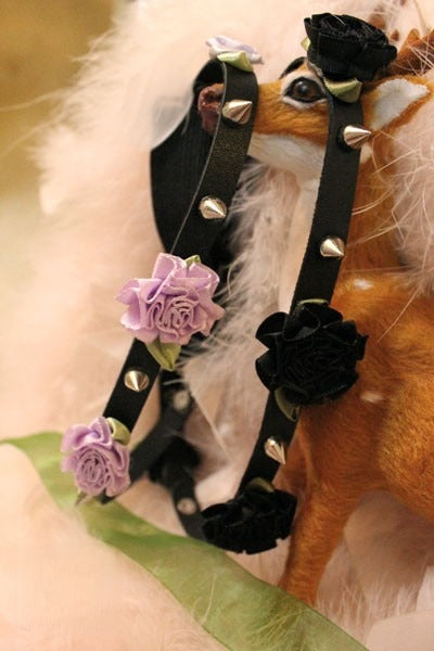 Giarrettiera Roses dettaglio fiori e borchie — Dream Shop
