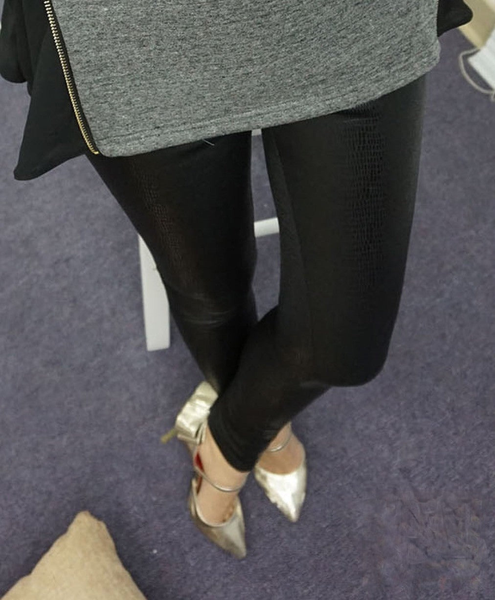 Leggings coccodrillati vista posteriore