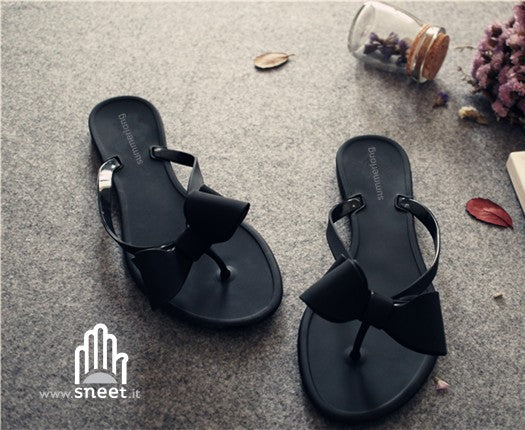 Infradito fiocchetto