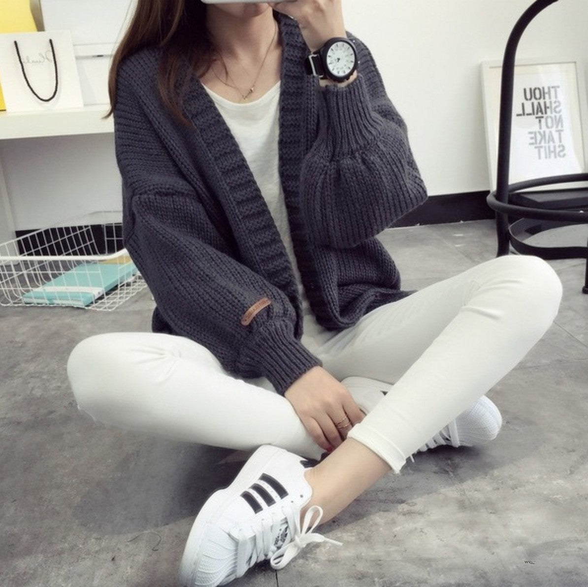 Maxicardinag Lopra indossato aperto su modella — Dream Shop