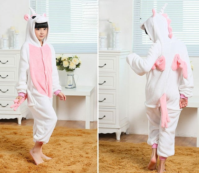Pigiamino Unicorn dettaglio cappuccio con corna e criniera — Dream Shop
