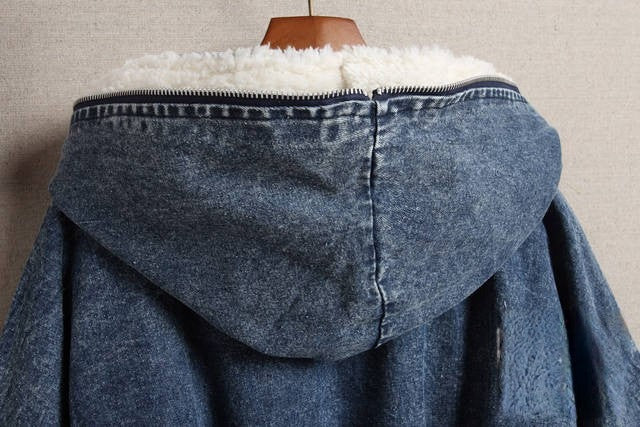 Giacca Denim Shyp indossata su modella — Dream Shop