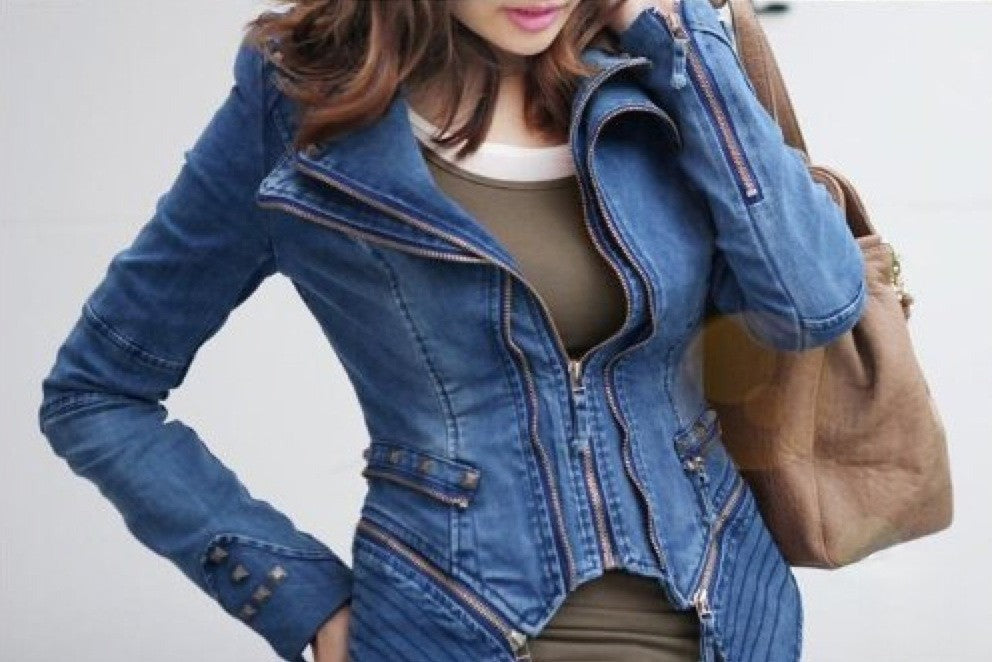 Giubbino in jeans Diana Blue indossato su modella — Dream Shop