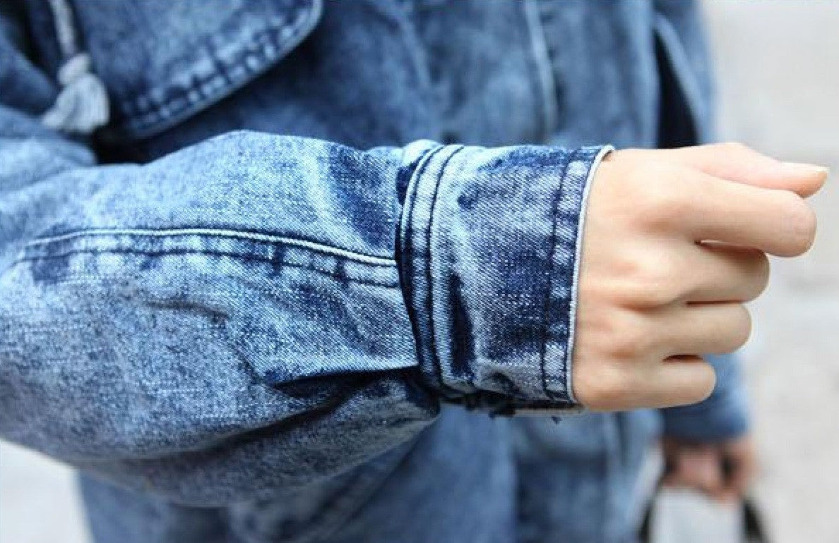 Giacca Denim Raja vista completa indossata — Dream Shop