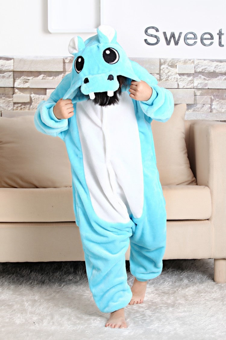 Pigiamino Ippopotamo azzurro con dentoni indossato - Dream Shop