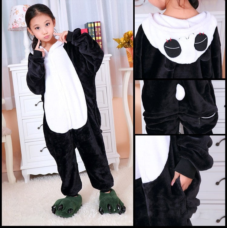 Pigiamino Panda tuta pigiama su sfondo neutro — Dream Shop