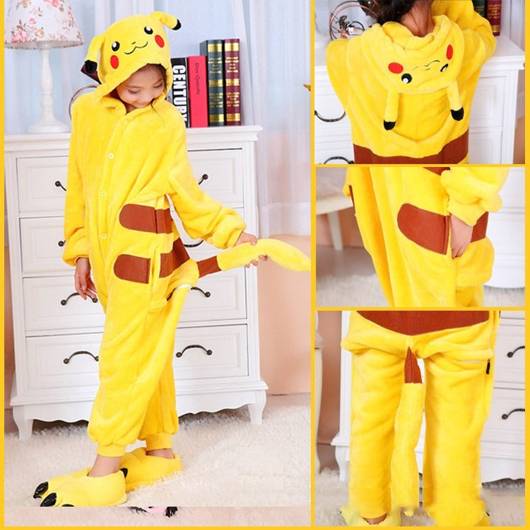 Pigiamino Pikachu dettaglio bottoni frontali e tasche laterali — Dream Shop