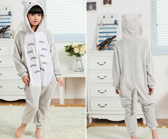 Pigiamino Totoro tuta pigiama grigia su sfondo neutro — Dream Shop
