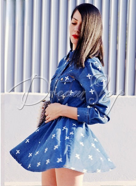 Denim Cross Dress — indossata modella frontale | Dream Shop