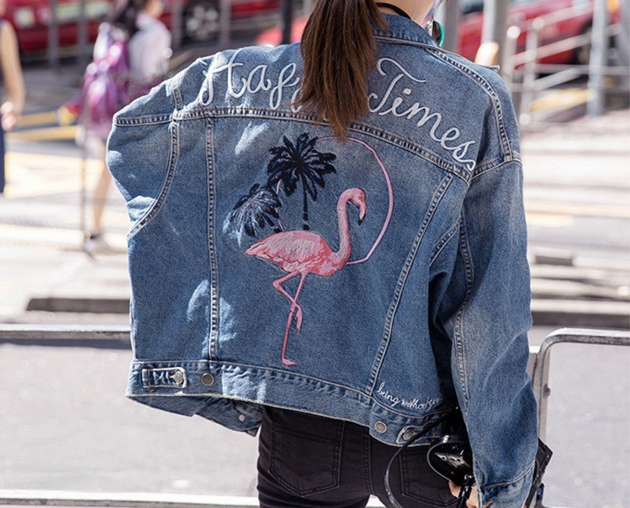 Giubbino fenicottero denim Happy Times ricamo fenicottero rosa — Dream Shop