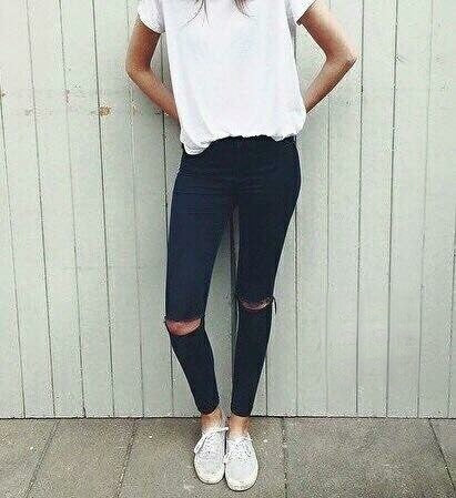 Skinny jeans with white straps