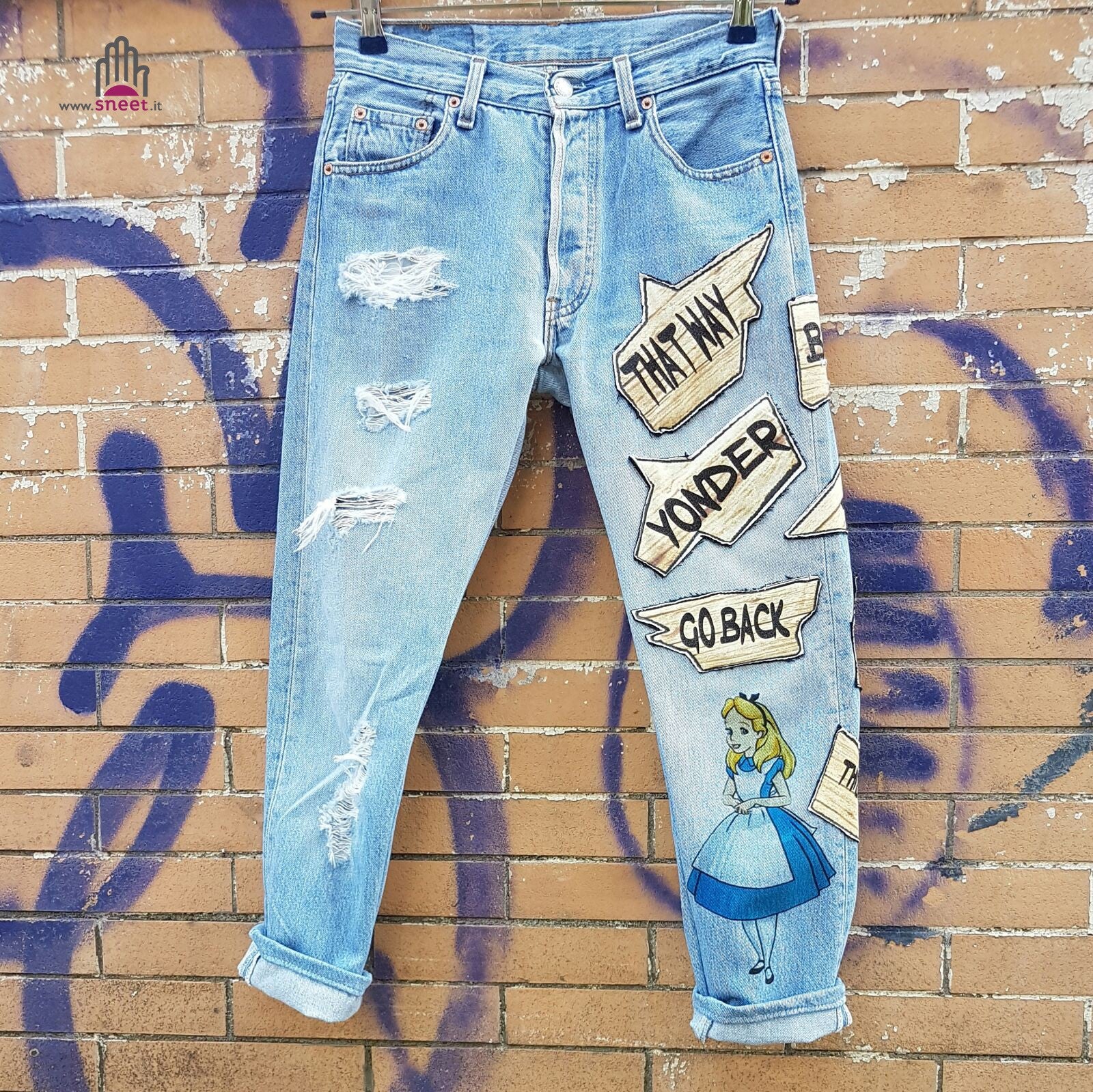 Levis 501 Alice Wonderland