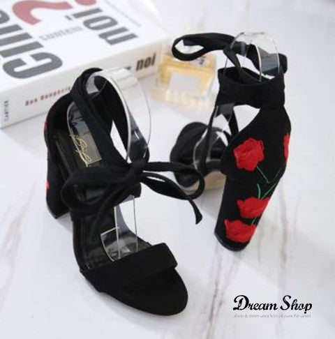 Tacchi red roses ricamo