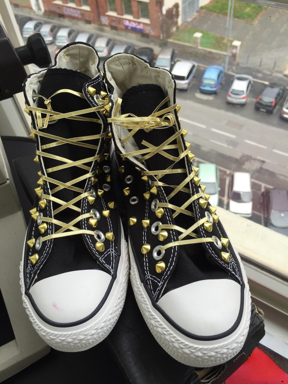 Converse All Star personalizzate Borchie dettaglio applicazioni — Dream Shop