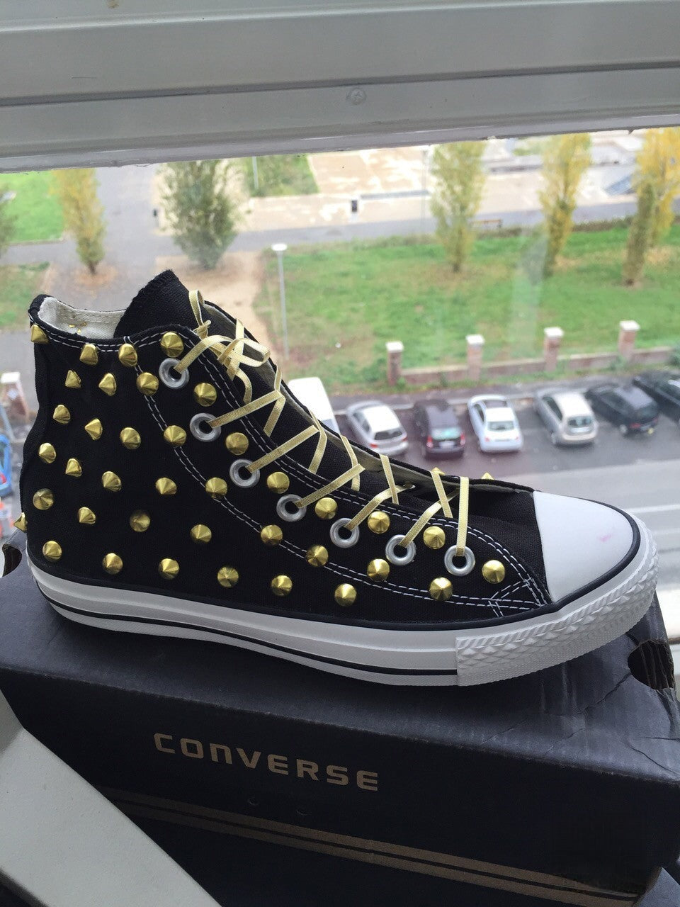 Converse All Star personalizzate Borchie vista laterale — Dream Shop