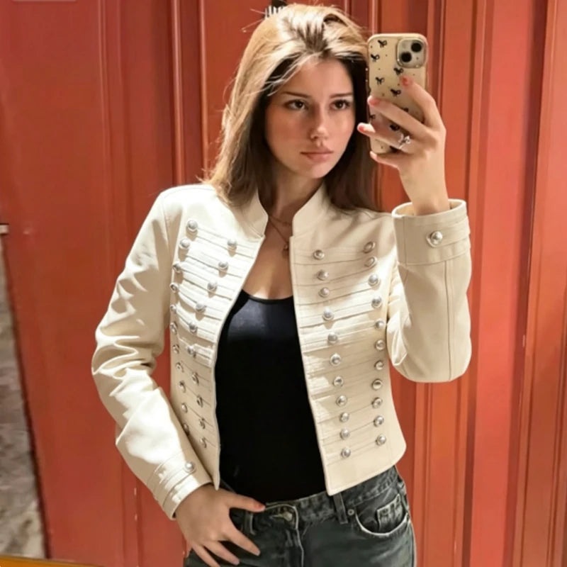 Giacca ecopelle Rahupa avorio — indossata su top nero e jeans | Dream Shop