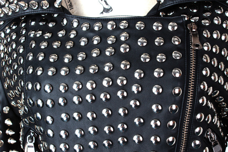 Giacca ecopelle borchiatissima