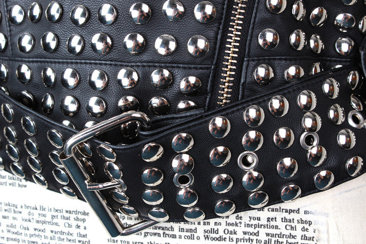 Giacca ecopelle borchiatissima