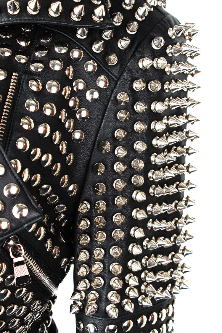 Giacca ecopelle borchiatissima