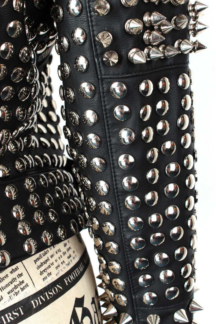 Giacca ecopelle borchiatissima