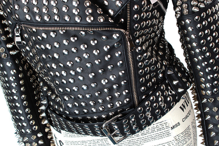 Giacca ecopelle borchiatissima