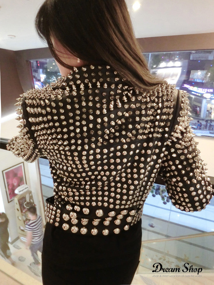 Giacca ecopelle borchiatissima